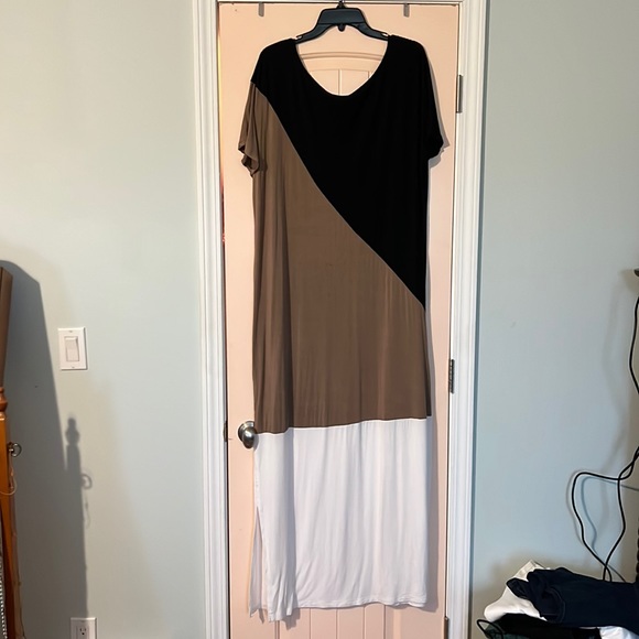 Size large Color block - Picture 1 of 2